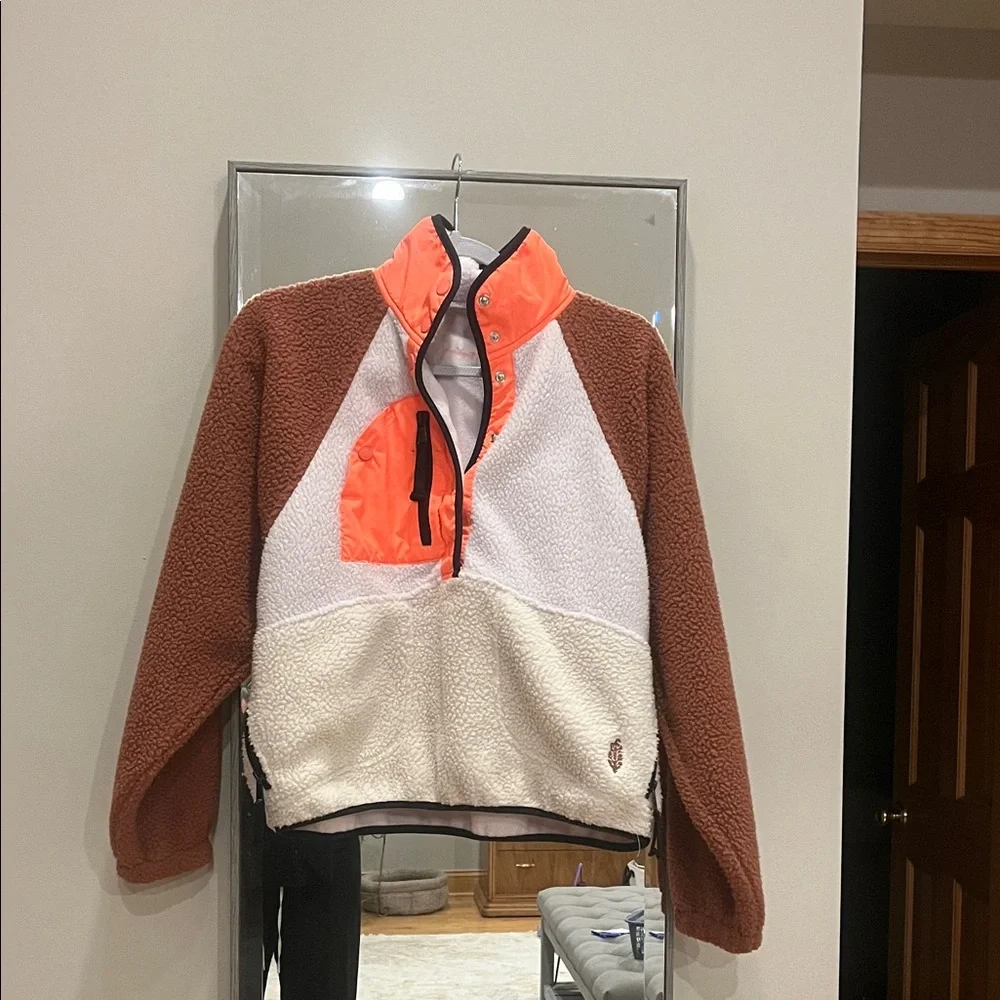 Colorblock Fleece Pullover - Picture 5 of 10